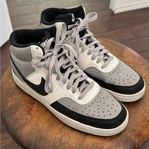 Mens Nike Court Vision Size 8